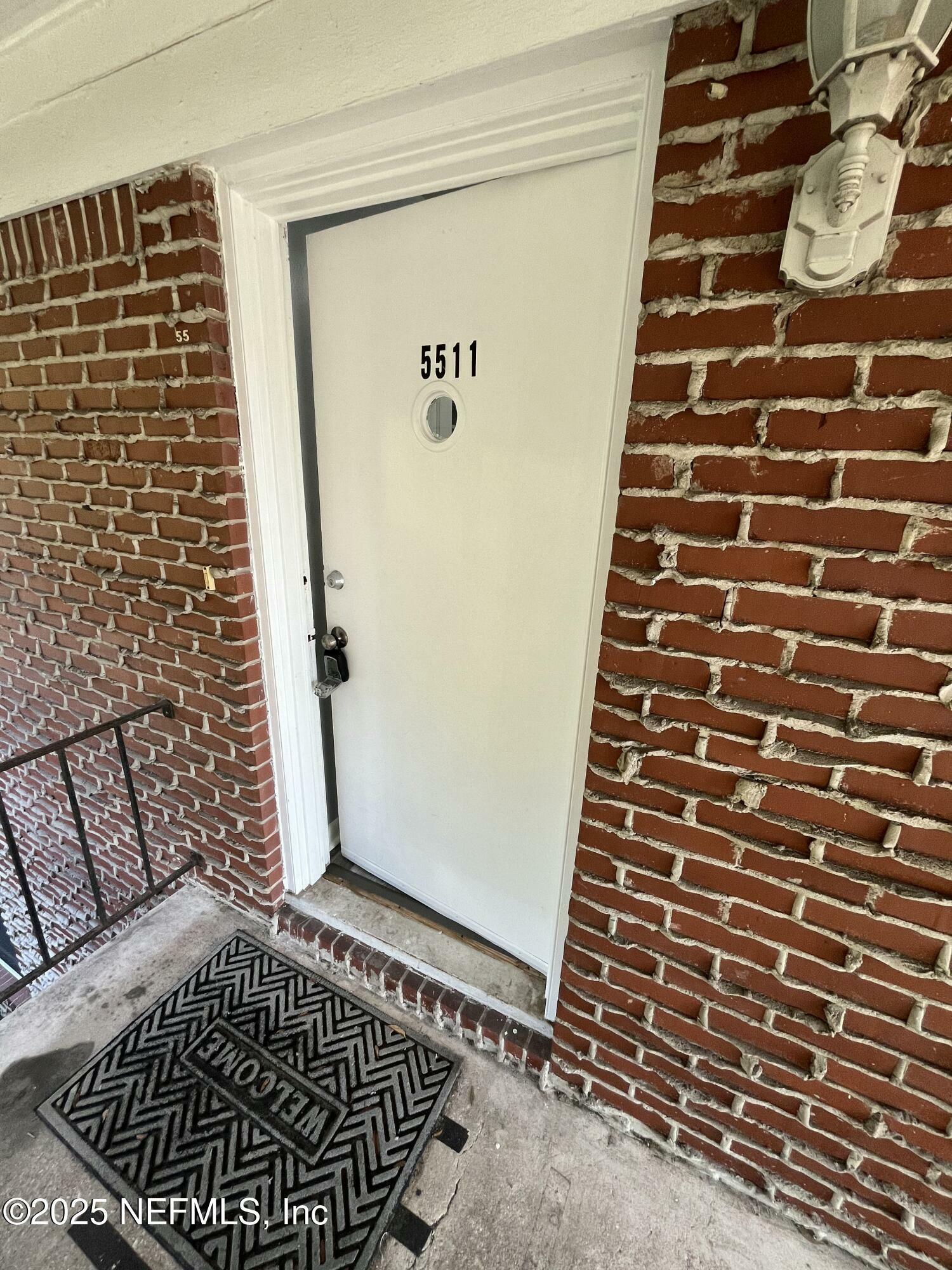 Property Photo: 5511 Playa Way FL 32211