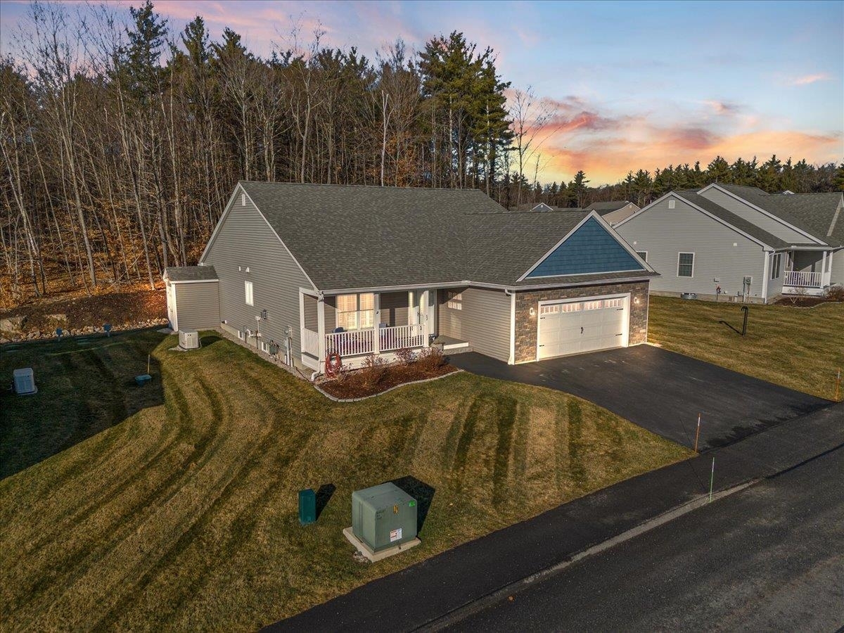 Property Photo:  62 Pineview Drive  NH 03034 