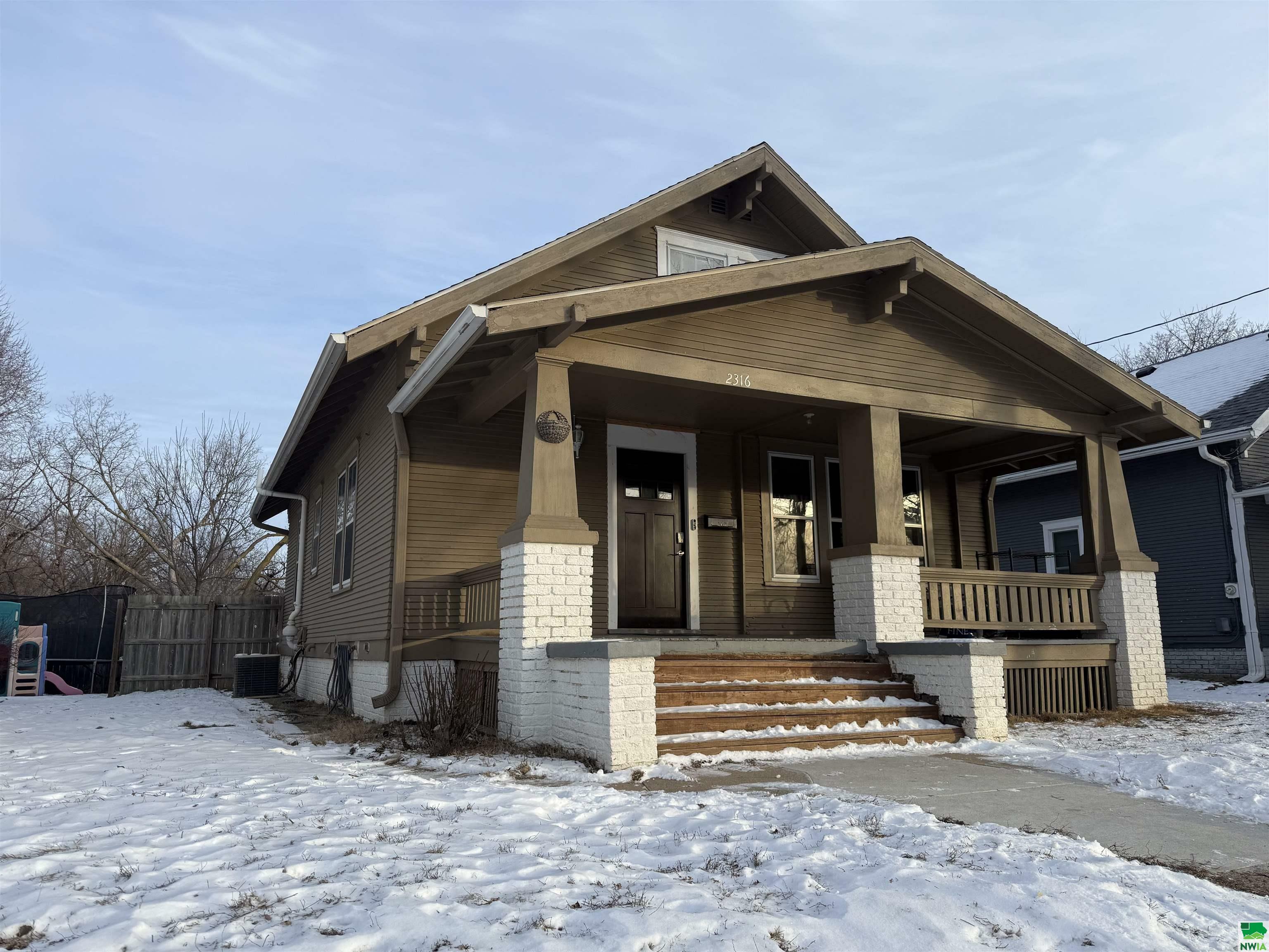 Property Photo: 2316 S Newton St. IA 51106