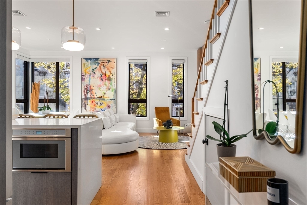 Property Photo:  160 West 7th Street 2  MA 02127 