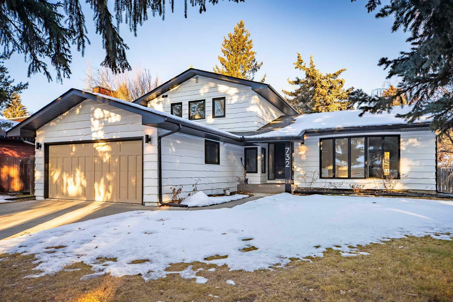 Property Photo:  732 Willard Road SE  AB T2J 2A5 