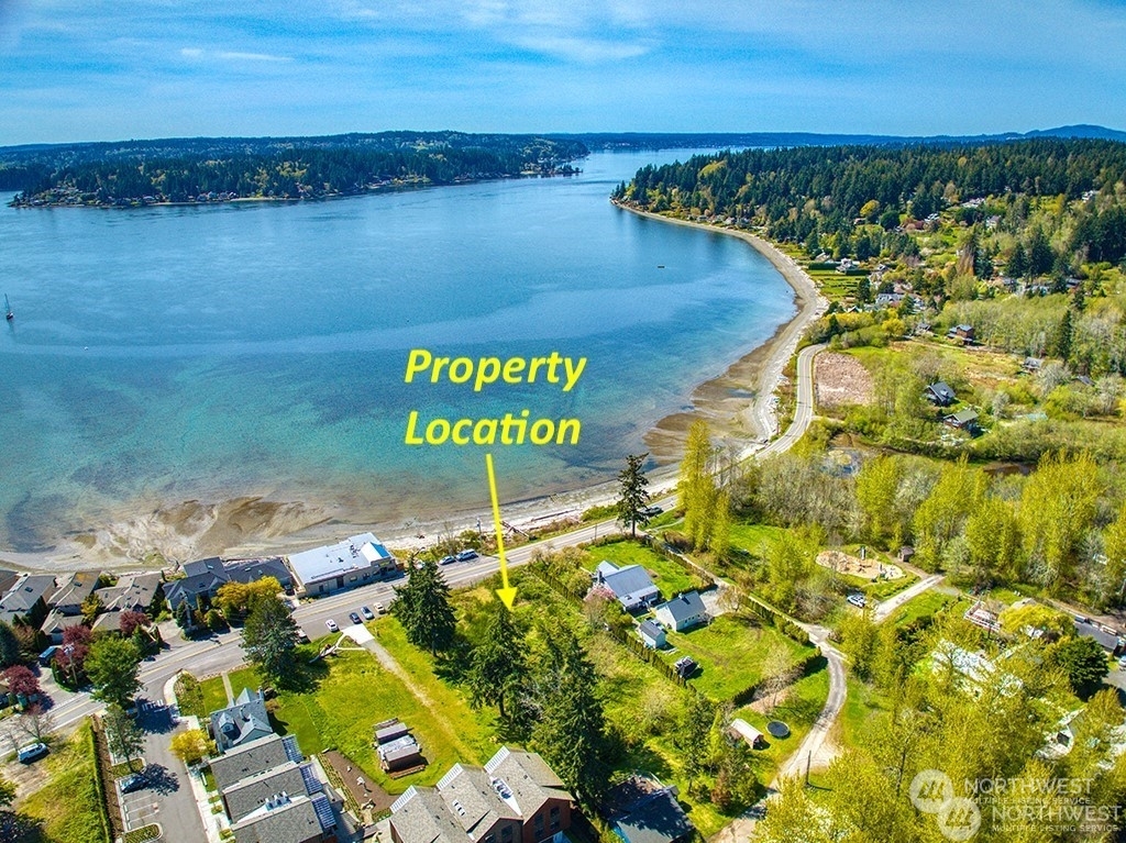 Property Photo:  4552  Point White Drive NE A&B  WA 98110 