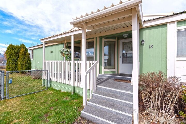 455  9th St. NE  East Wenatchee WA 98802 photo