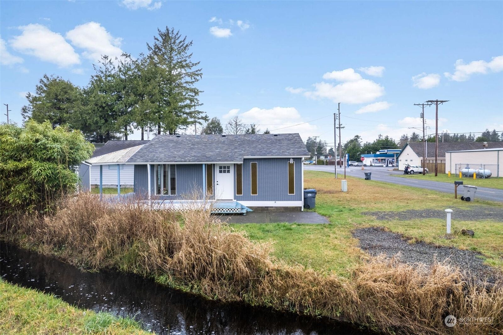Property Photo: 113 E Pacific Avenue WA 98595