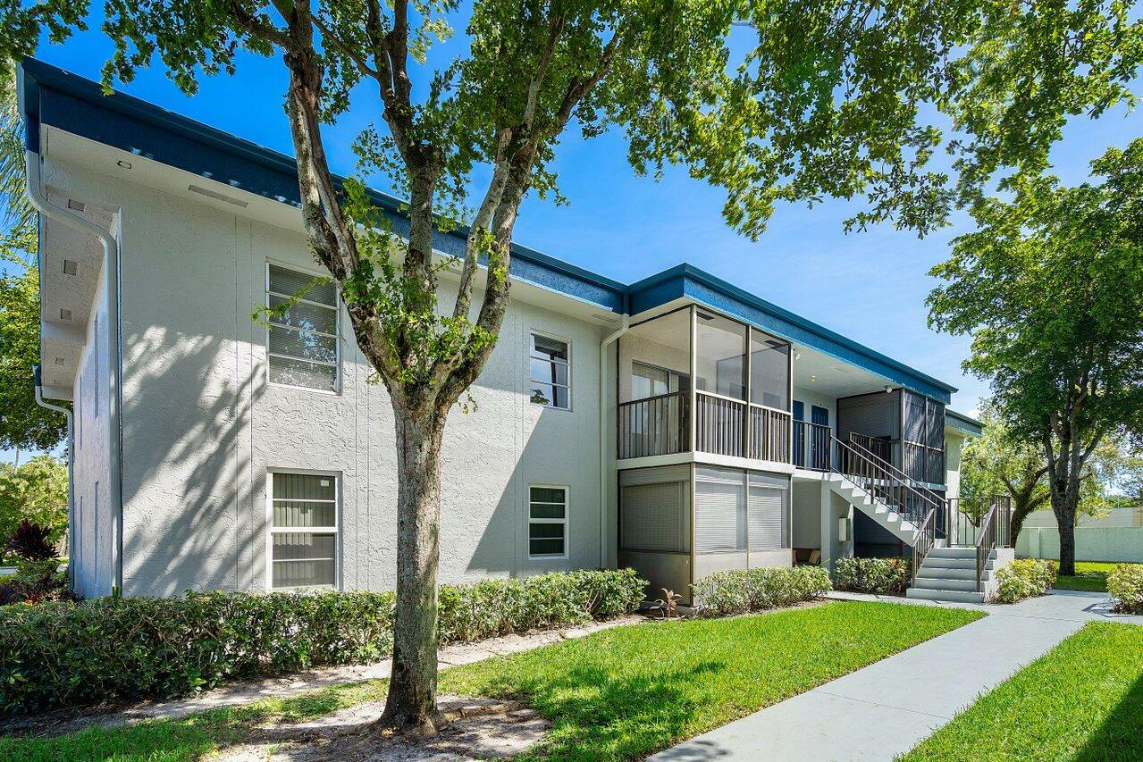 Property Photo: 7511 S Oriole Boulevard 203 FL 33446