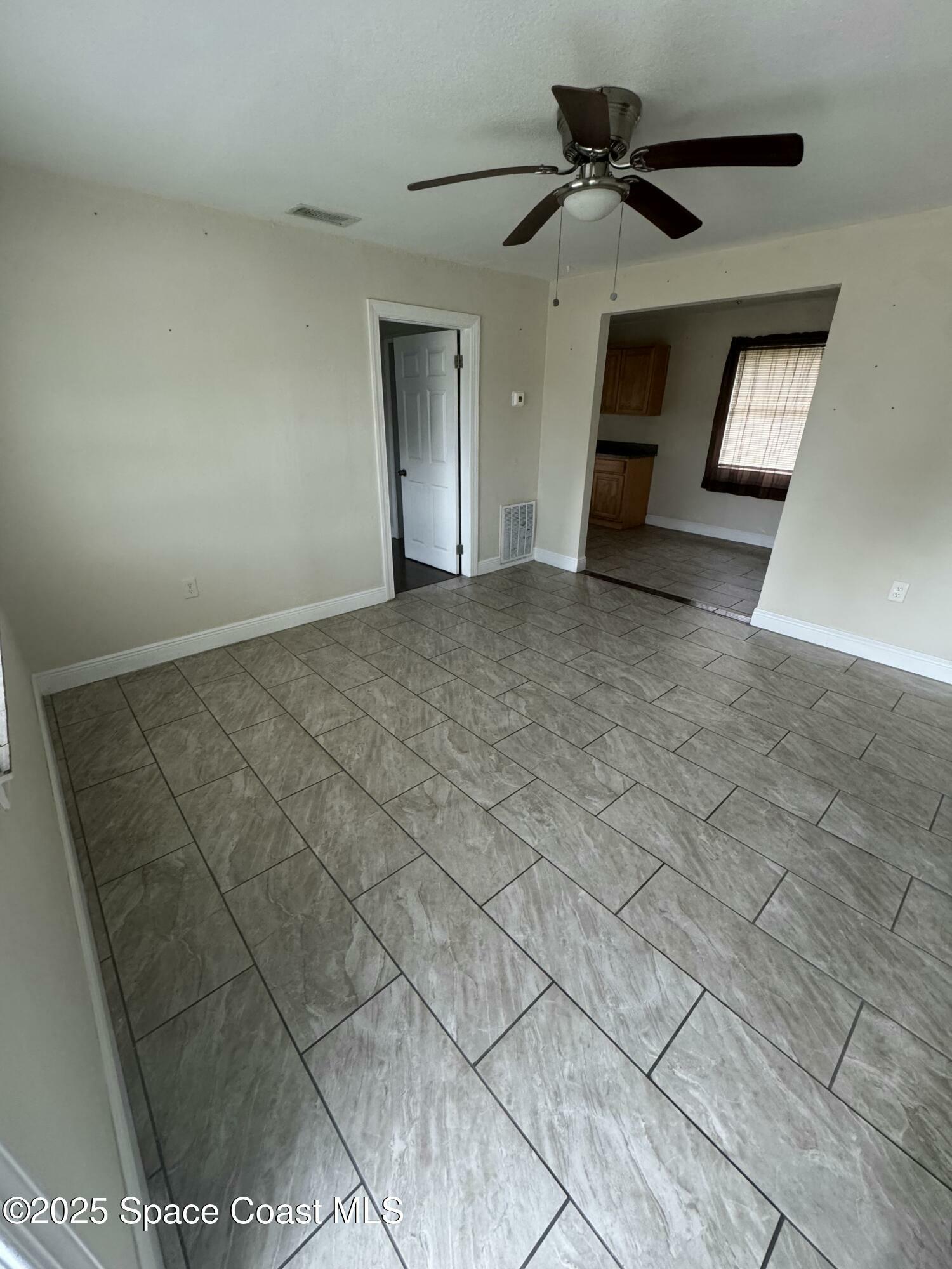 Property Photo:  514 S Grannis Avenue S  FL 32796 