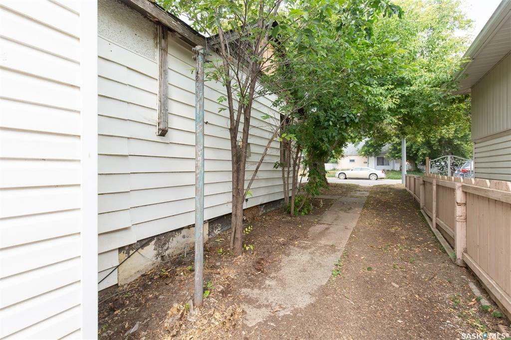 Property Photo:  961 Caribou Street W  SK S6H 2L4 