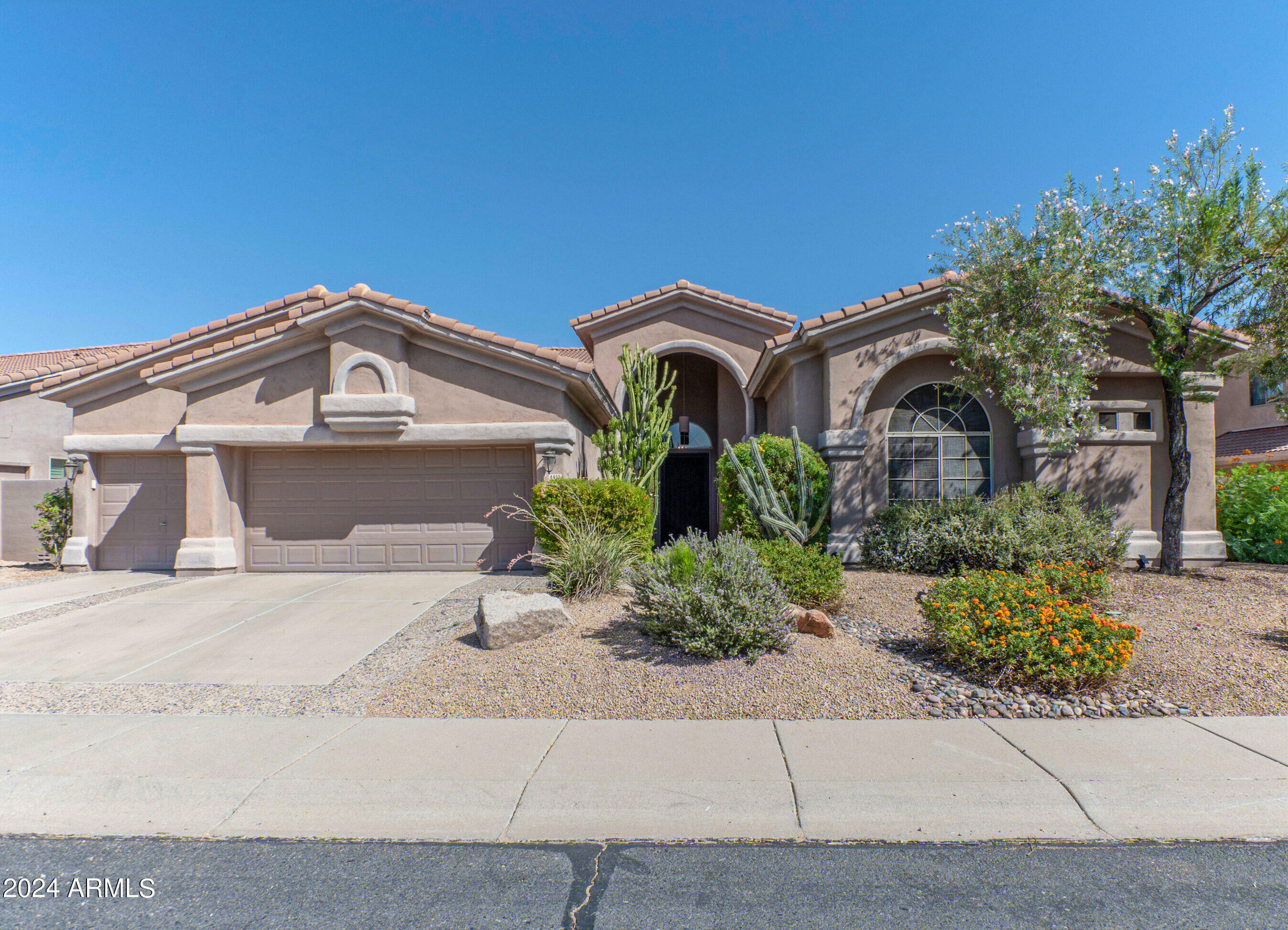 Property Photo:  4410 E Robin Lane  AZ 85050 