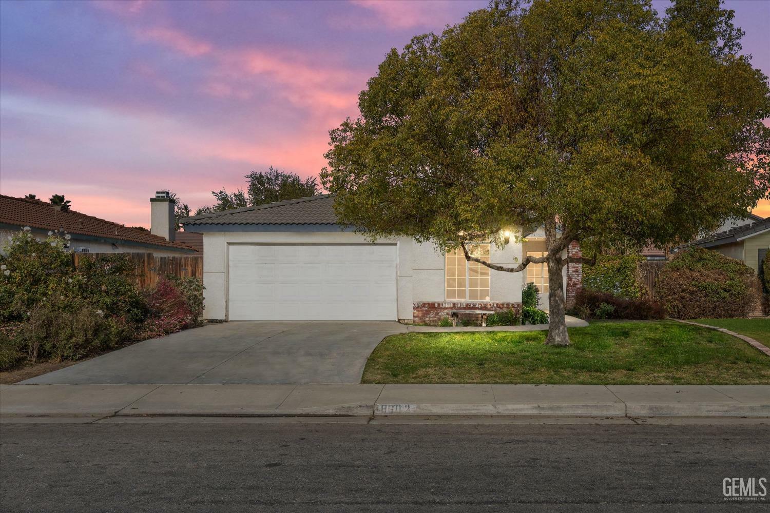 Property Photo:  8602 Icicle Creek Drive  CA 93312 
