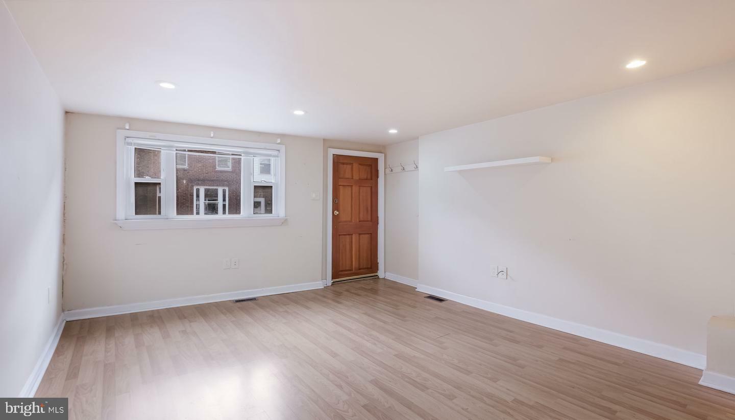 Property Photo:  731 Carpenter Street  PA 19147 