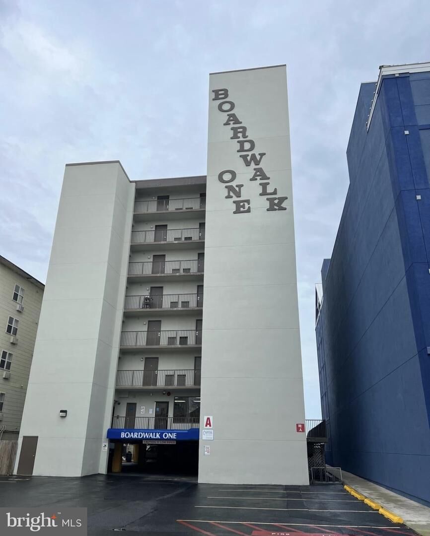 Property Photo:  107 N Atlantic Ave 108 (Week 35)  MD 21842