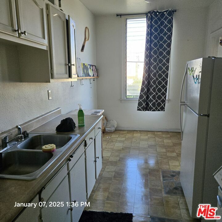 Property Photo:  232  N Belmont Ave 17  CA 90026 