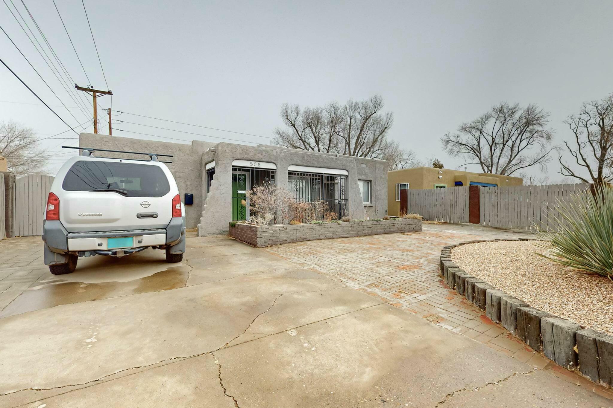 Property Photo:  508 Jefferson Street SE  NM 87108 