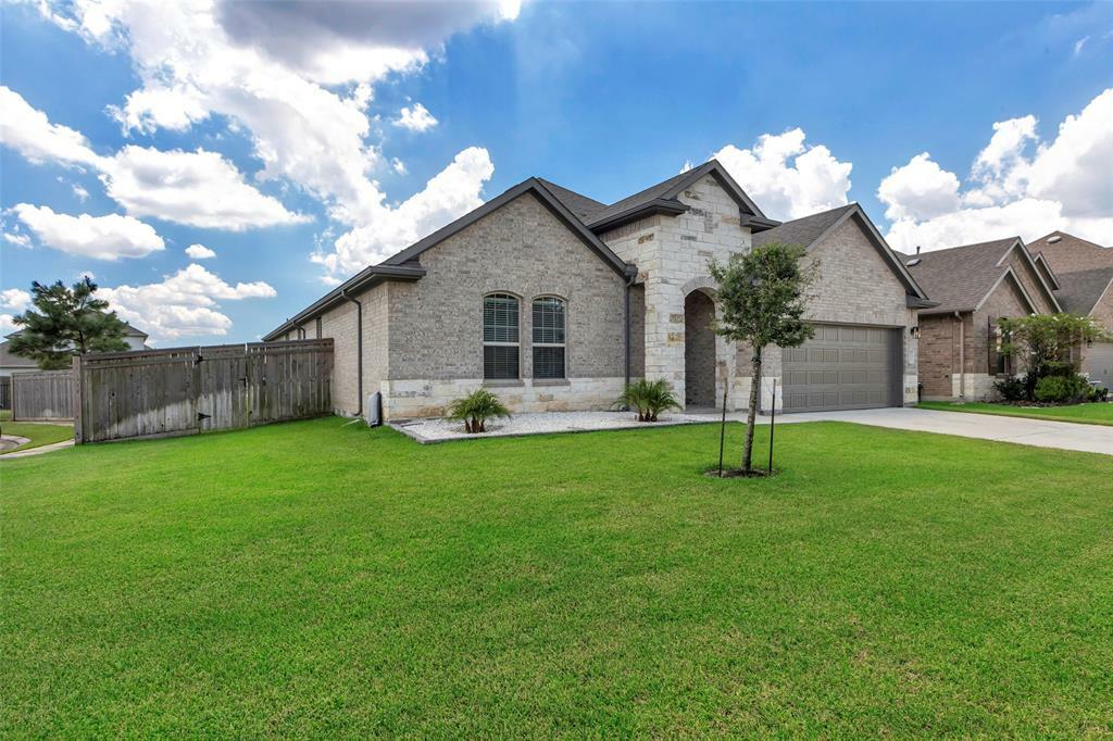 Property Photo:  9226 Ganter River Trail  TX 77044 