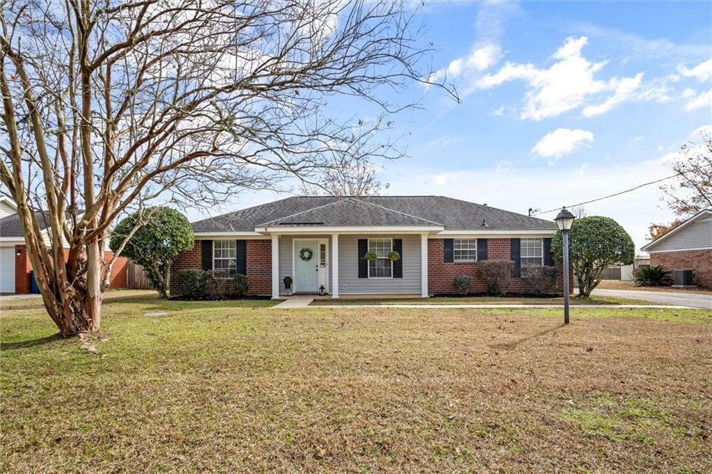 Property Photo: 4731 Copeland Island Drive W AL 36695