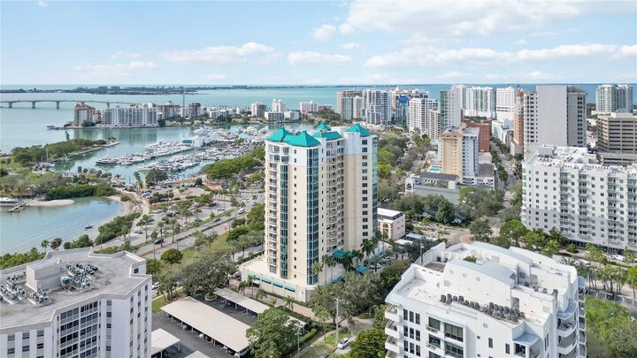 Property Photo: 340 S Palm Avenue Pl1 FL 34236
