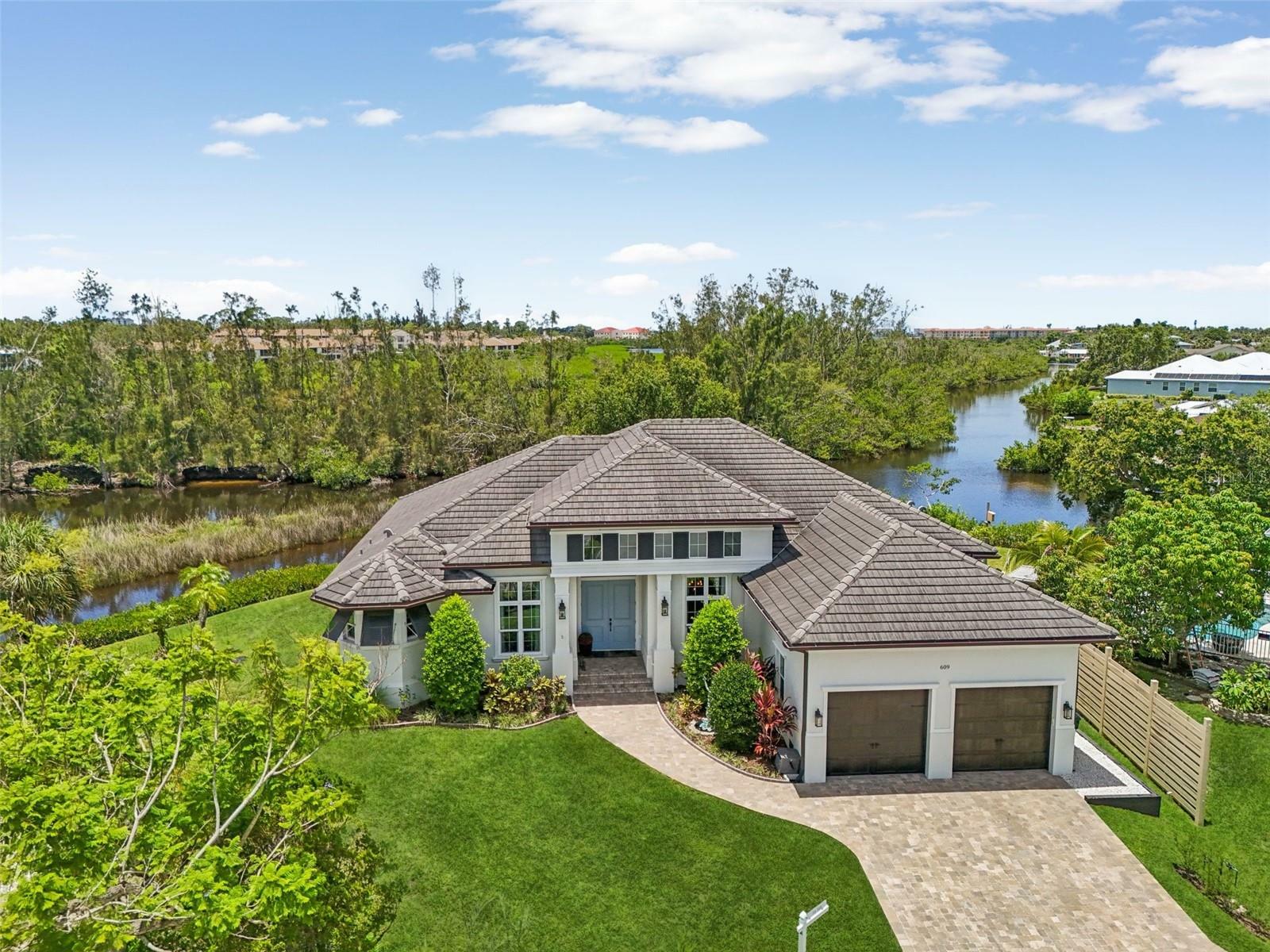 Property Photo: 609 Colonial Bay Drive FL 34275