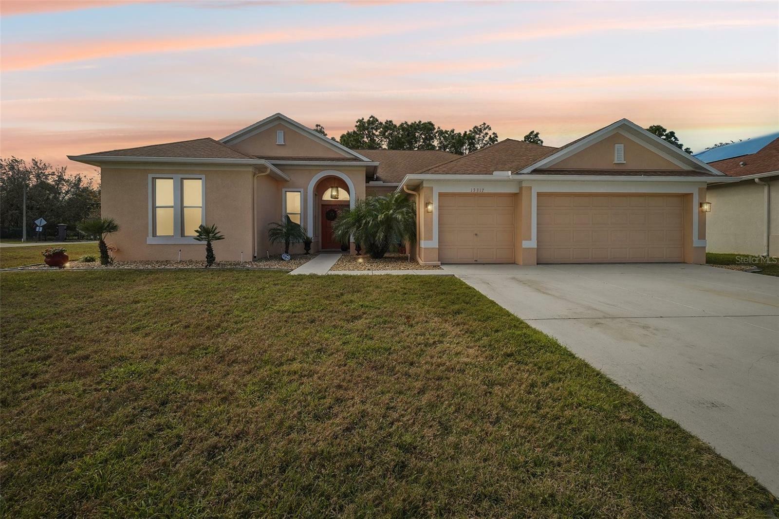 Property Photo:  13317 Blythewood Drive  FL 34609 