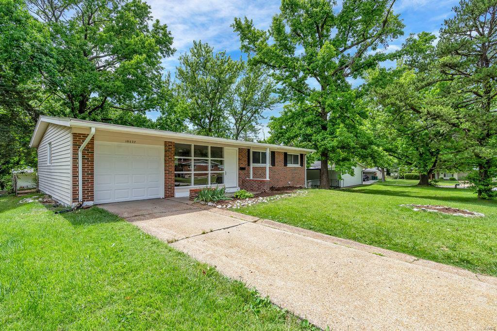 Property Photo:  10537 Chickering Drive  MO 63136 