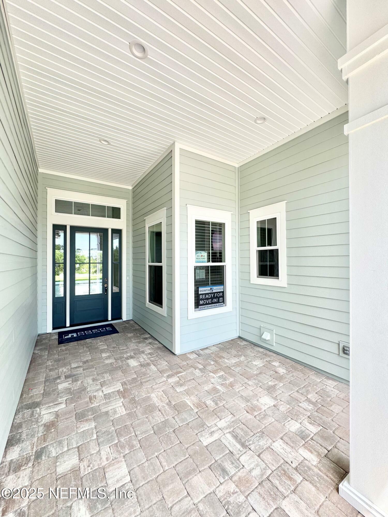 Property Photo:  269 Pasarela Drive  FL 32095 