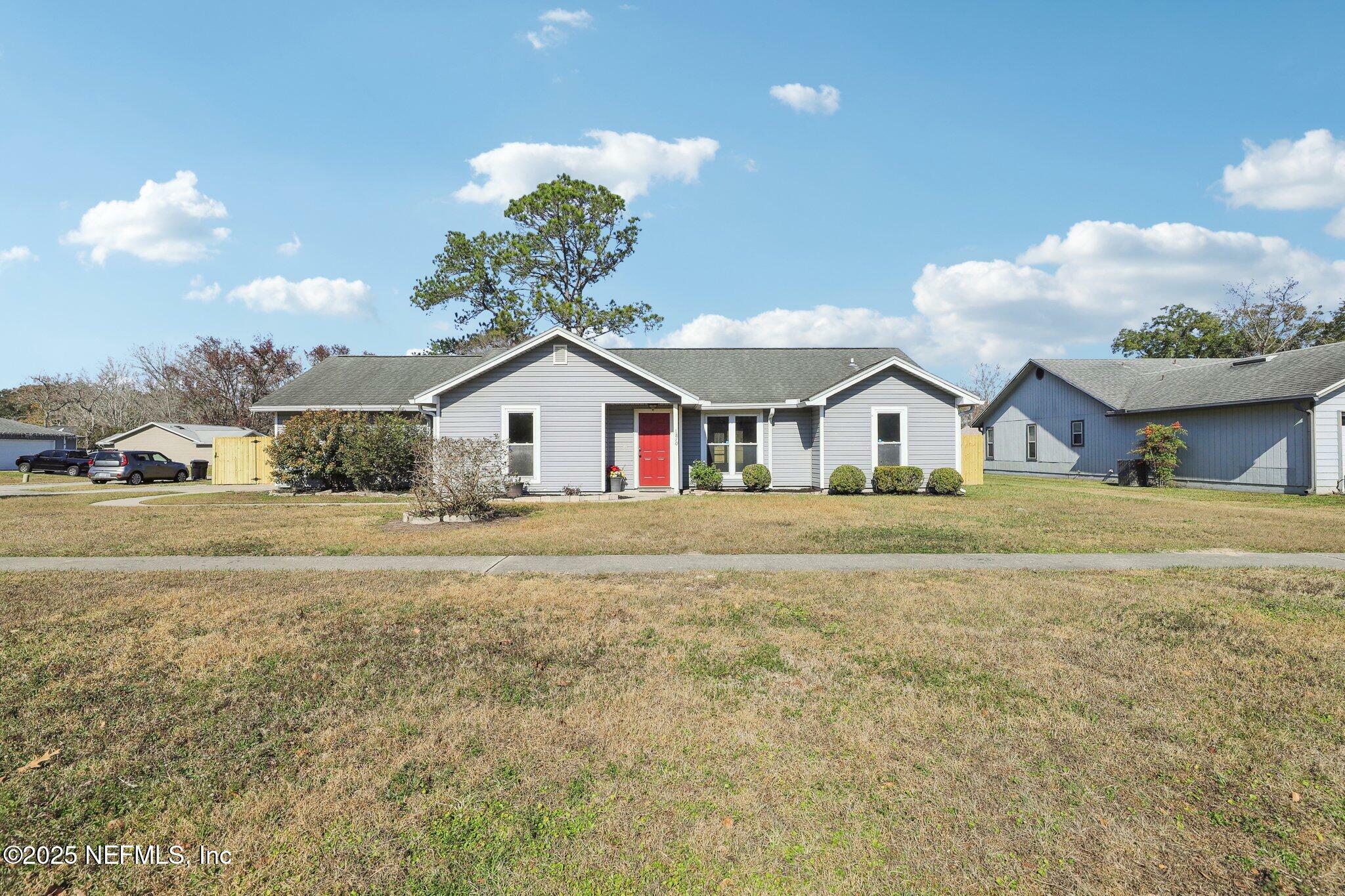 Property Photo:  1870 Farm Way  FL 32068 