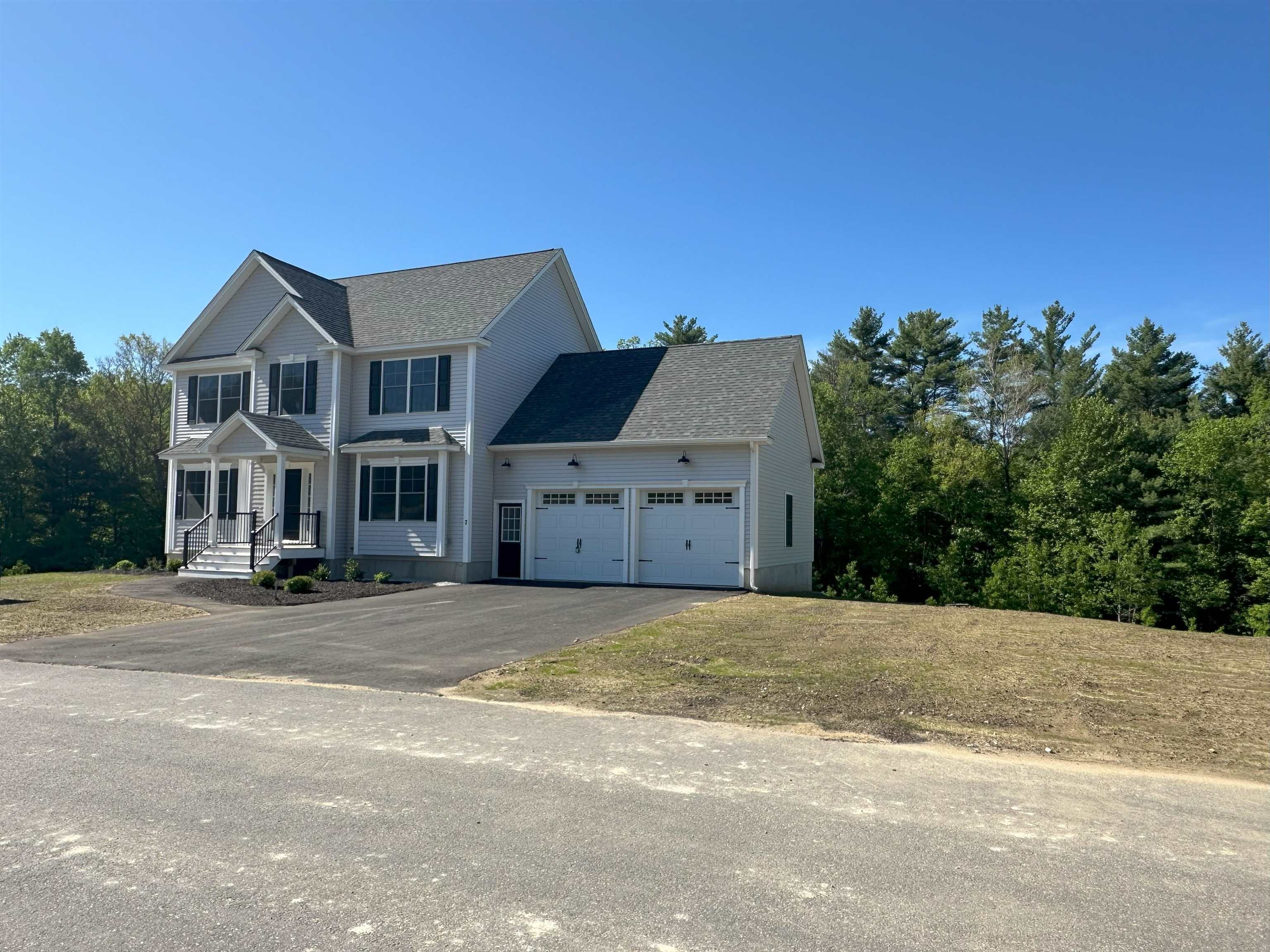 Property Photo: 7 Shelburne Lane NH 03301