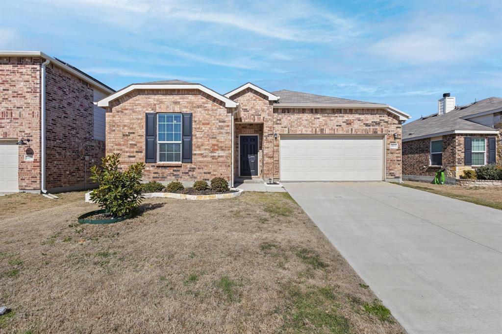 Property Photo:  1813 Waggoner Drive  TX 76227 