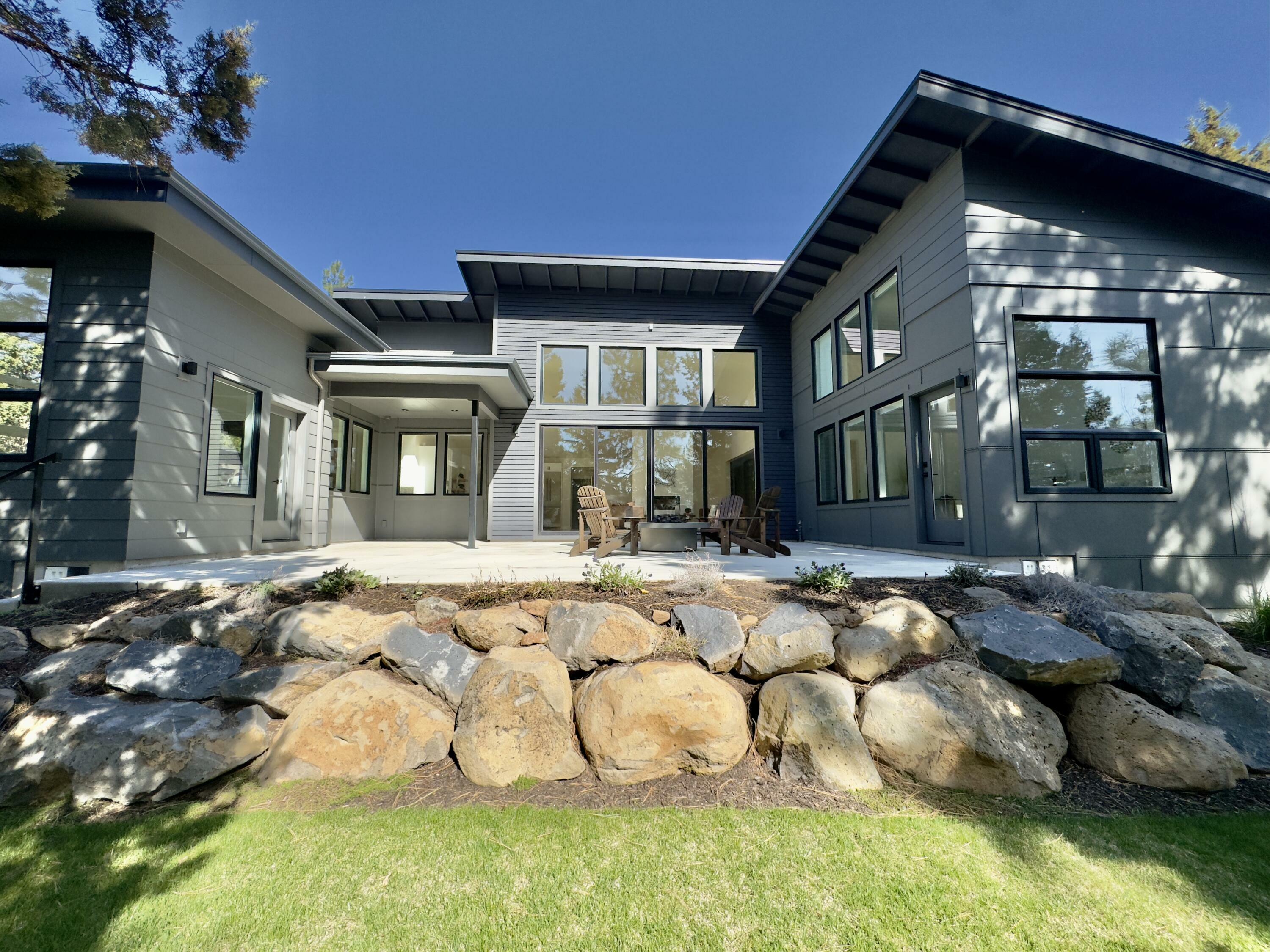 Property Photo: 1971 NW Keenan Court OR 97703