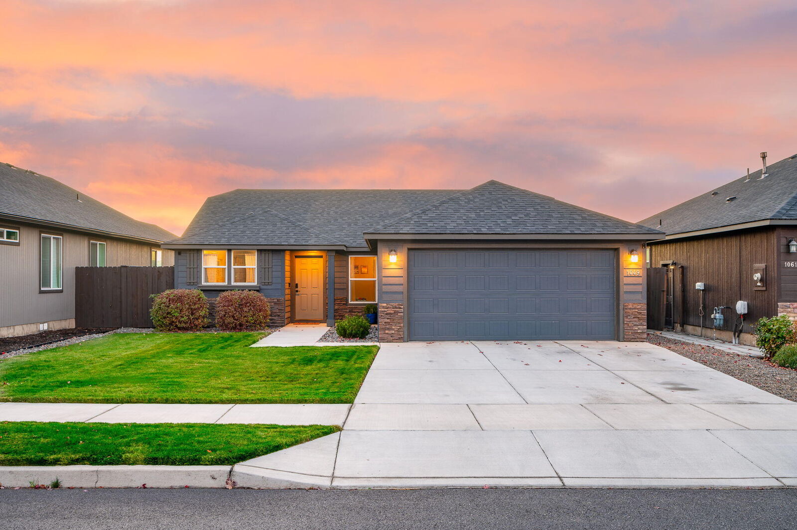 Property Photo:  1049 NW 26th Way  OR 97756 