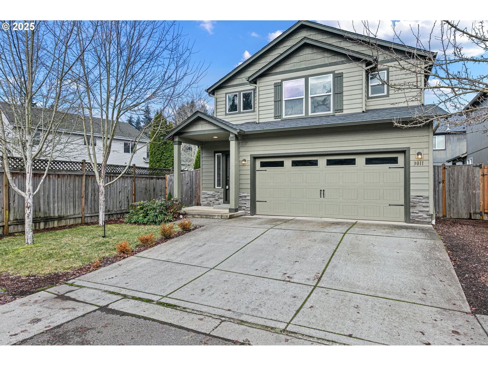 Property Photo: 3011 Guadalupe Way OR 97408