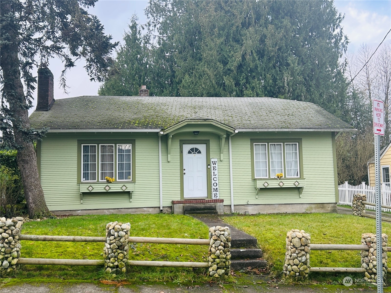 Property Photo:  1115 SE Chestnut Street SE  WA 98501 