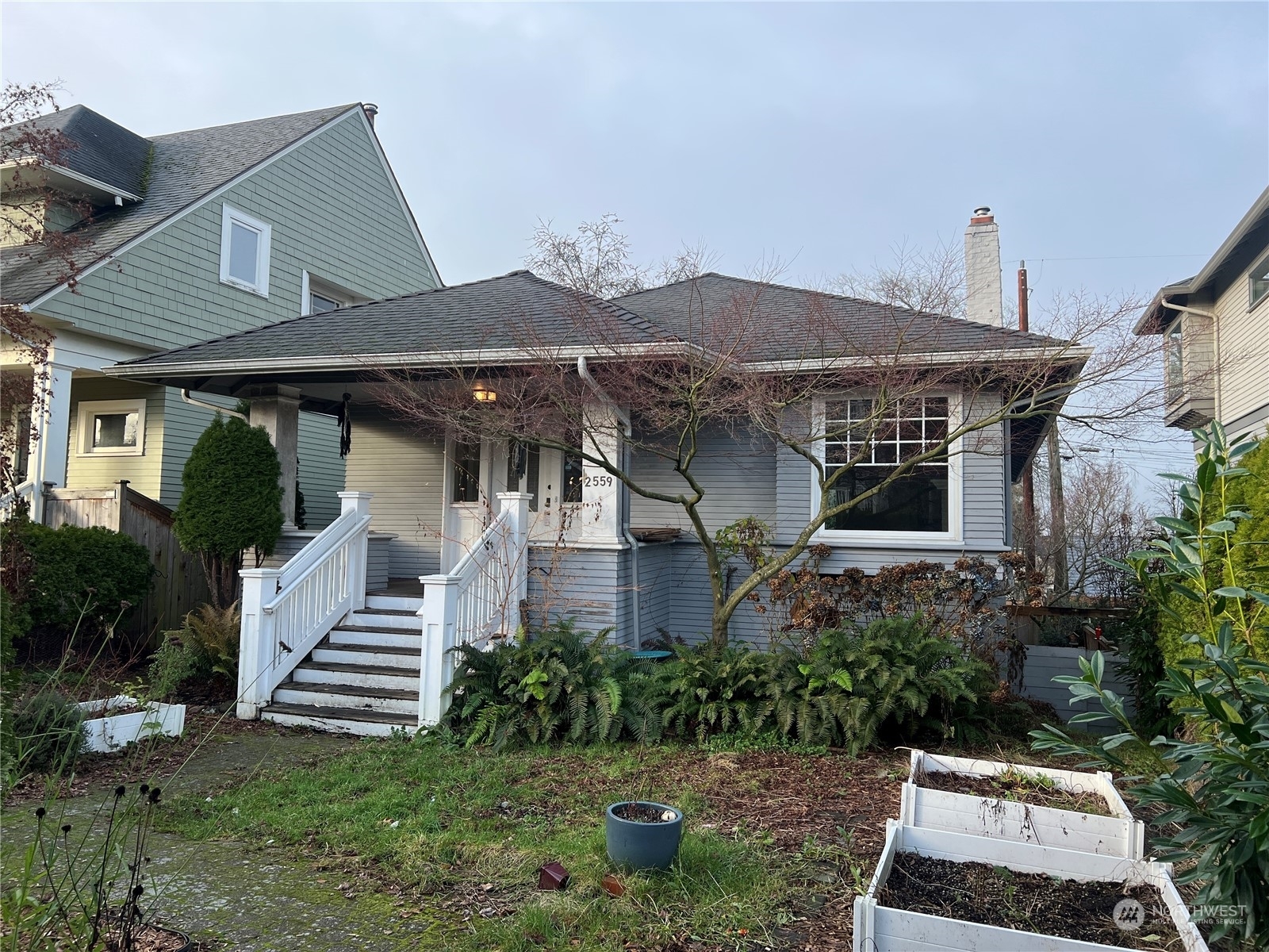 Property Photo: 2559 9th Avenue W WA 98119