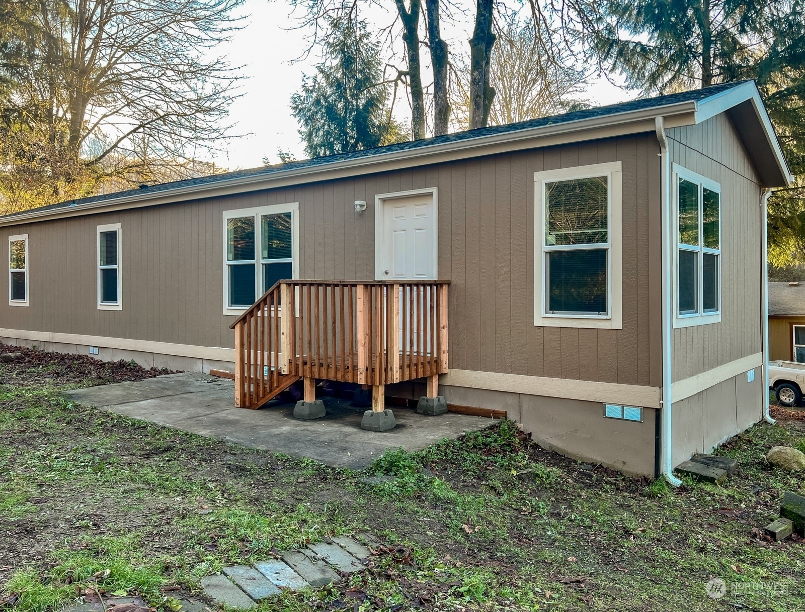 Property Photo:  28454  168th Avenue SE 41  WA 98042 