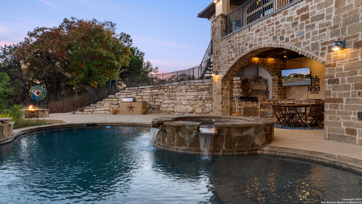 Property Photo: 1039 Bluewater Place TX 78070