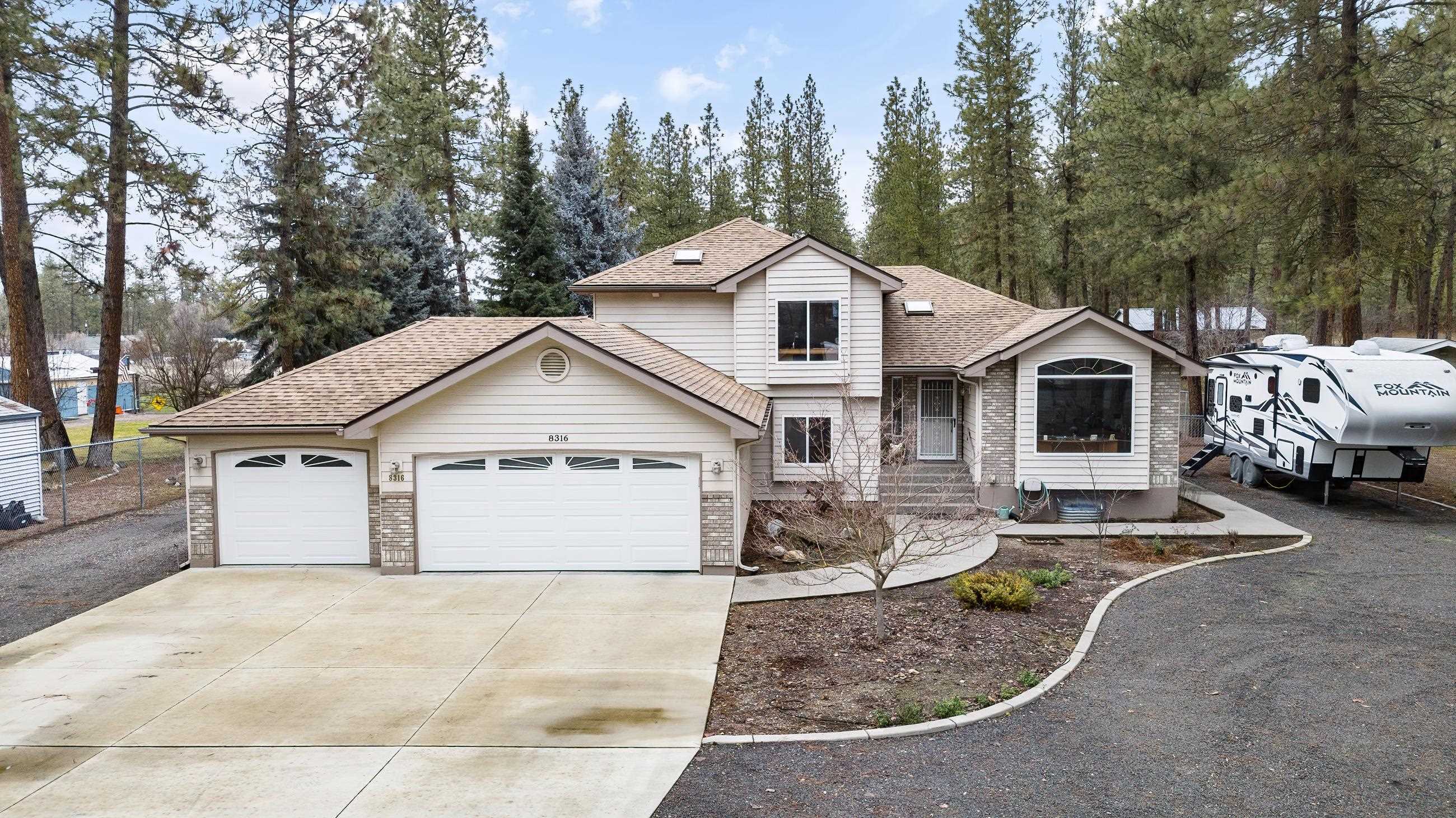 Property Photo:  8316 N Pine Meadows Rd  WA 99026 