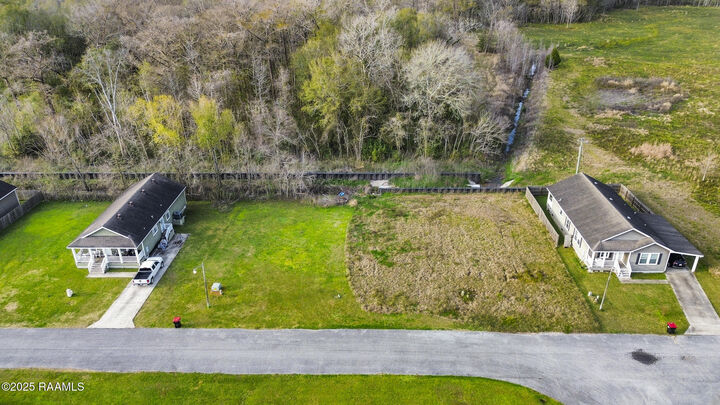 Property Photo: 109 Madeira Drive LA 70501