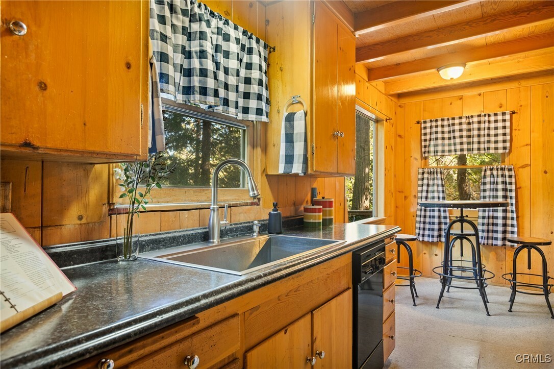 Property Photo: 27785 Lakes Edge Road CA 92352