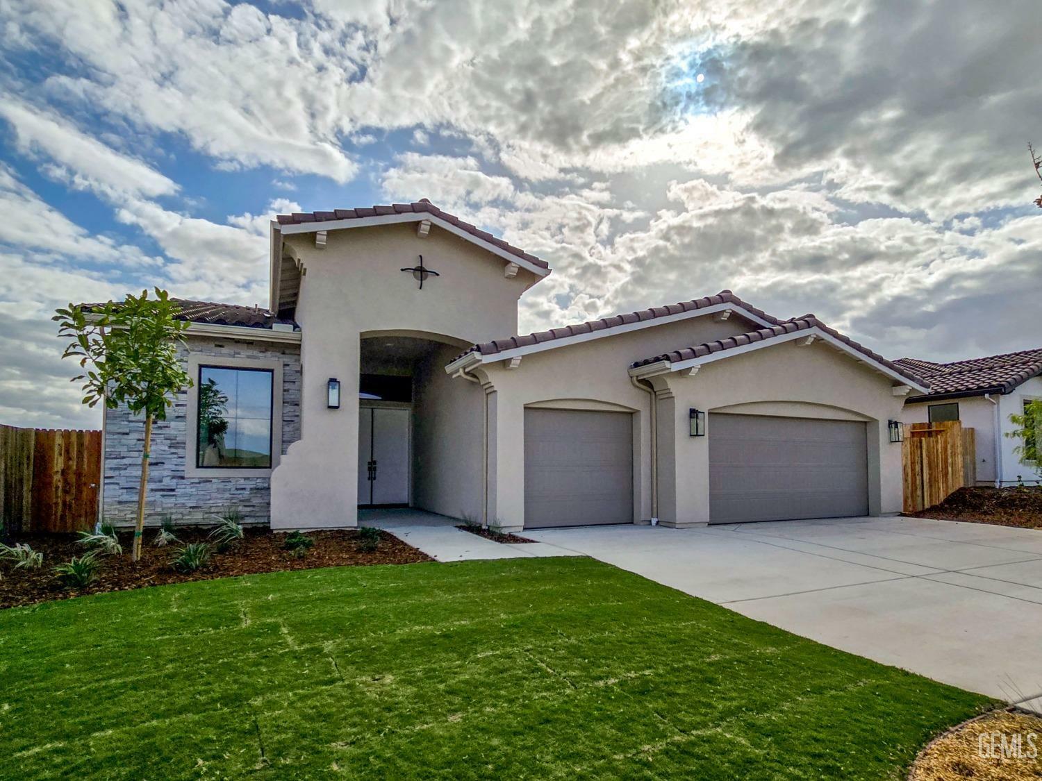 Property Photo: 11805 Pendulum Drive CA 93306