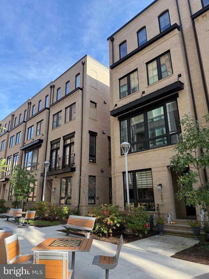 1882 Easterly Road  Reston VA 20190 photo