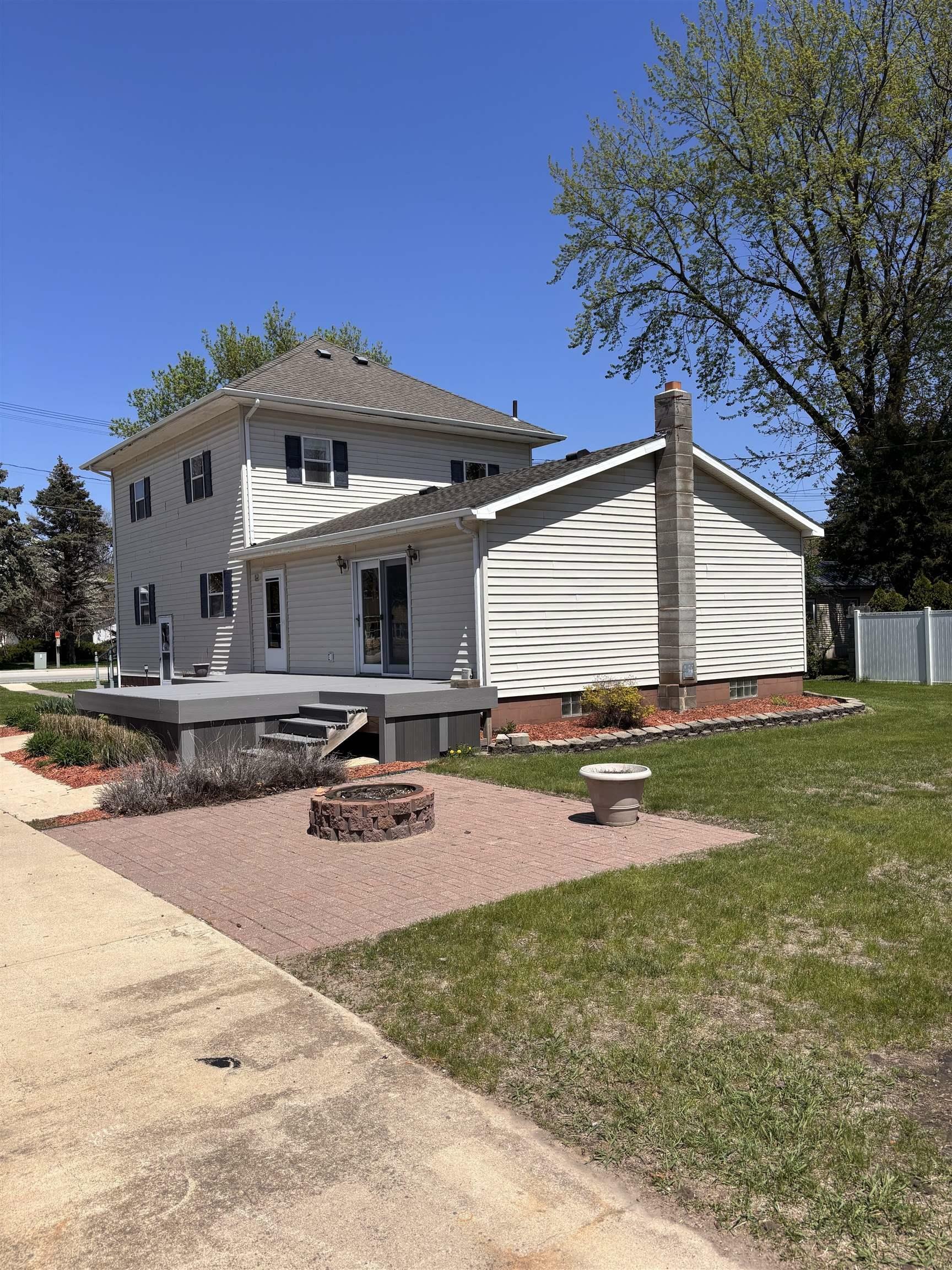 Property Photo: 509 W 1st Street IA 50674