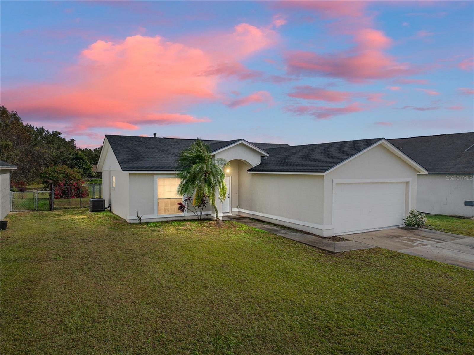 Property Photo:  6608 Shepherd Oaks Pass  FL 33811 