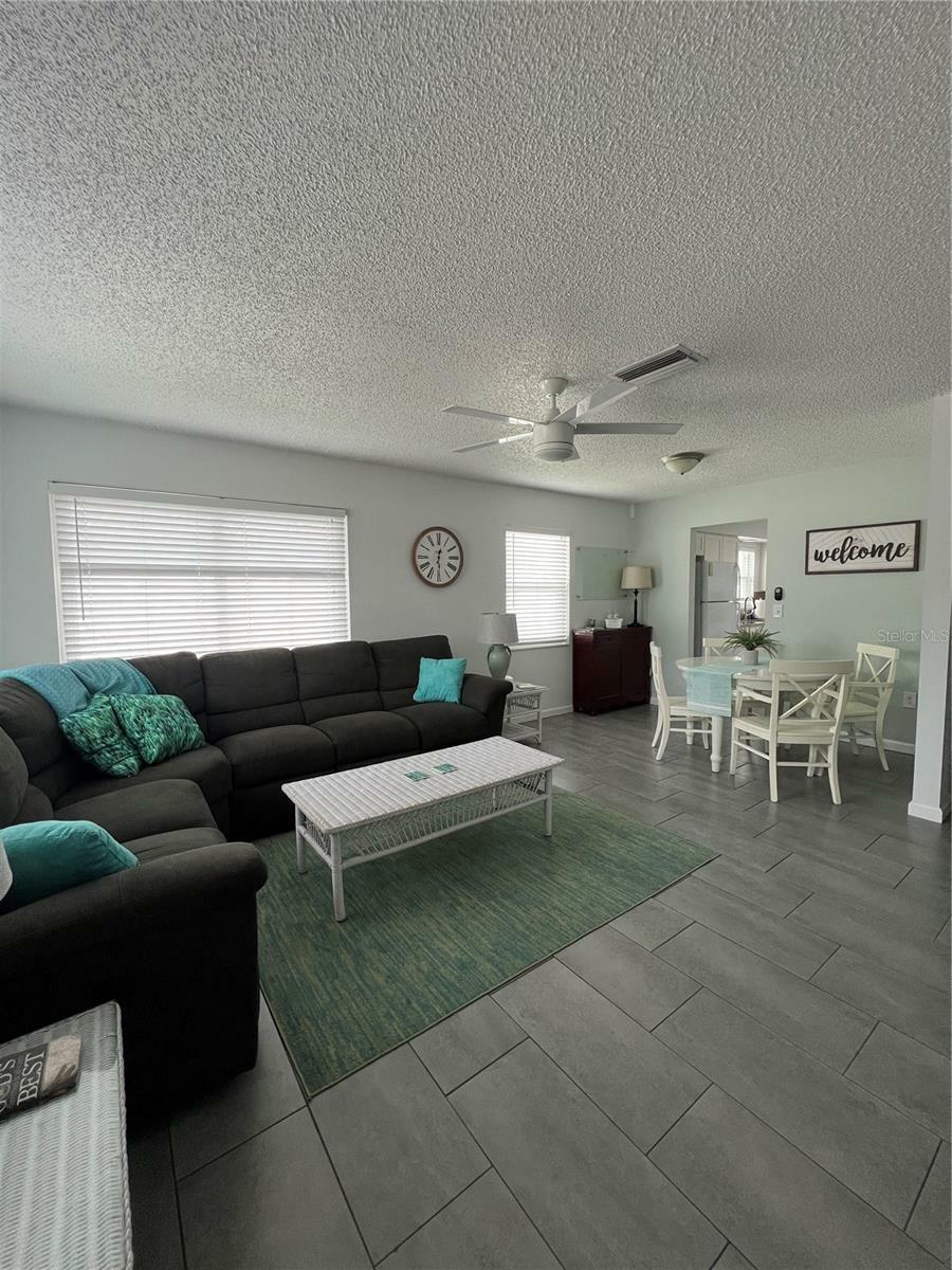 Property Photo: 935 Rhodes Avenue FL 34237