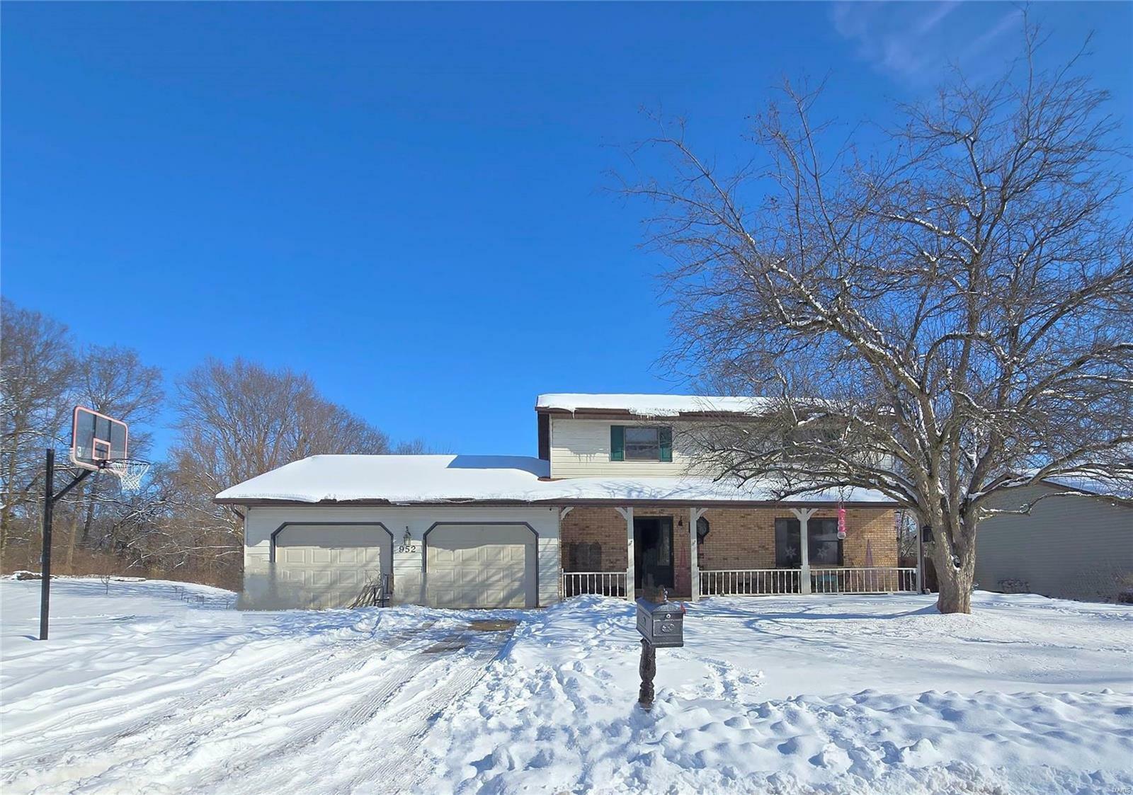 Property Photo:  952 Wagon Trail Court  IL 62294 