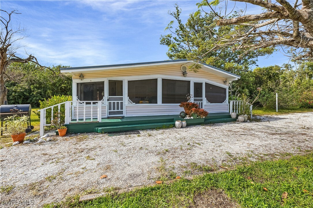 Property Photo:  6253 Valeria Road  FL 33922 