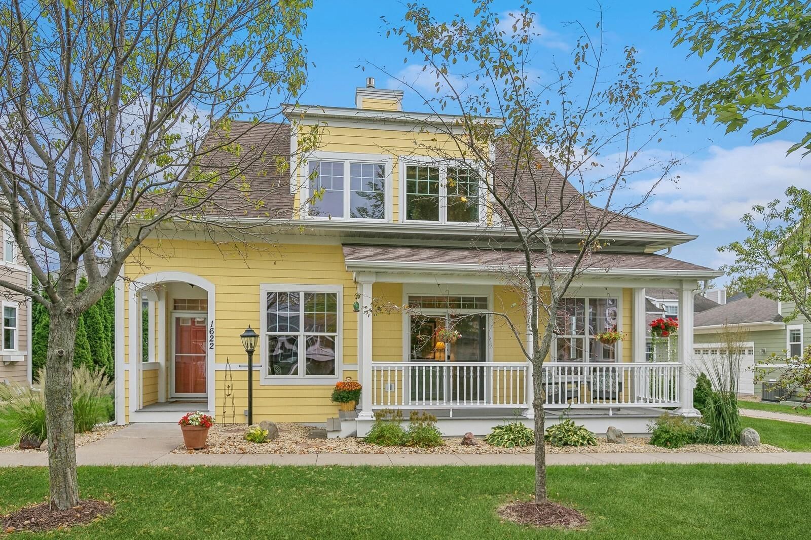 Property Photo:  1622 Summit Hill  MN 55122 