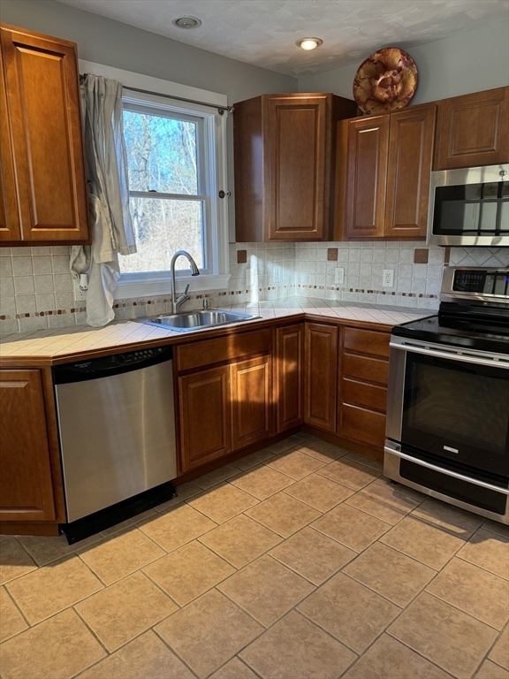 Property Photo: 91 West St MA 01887