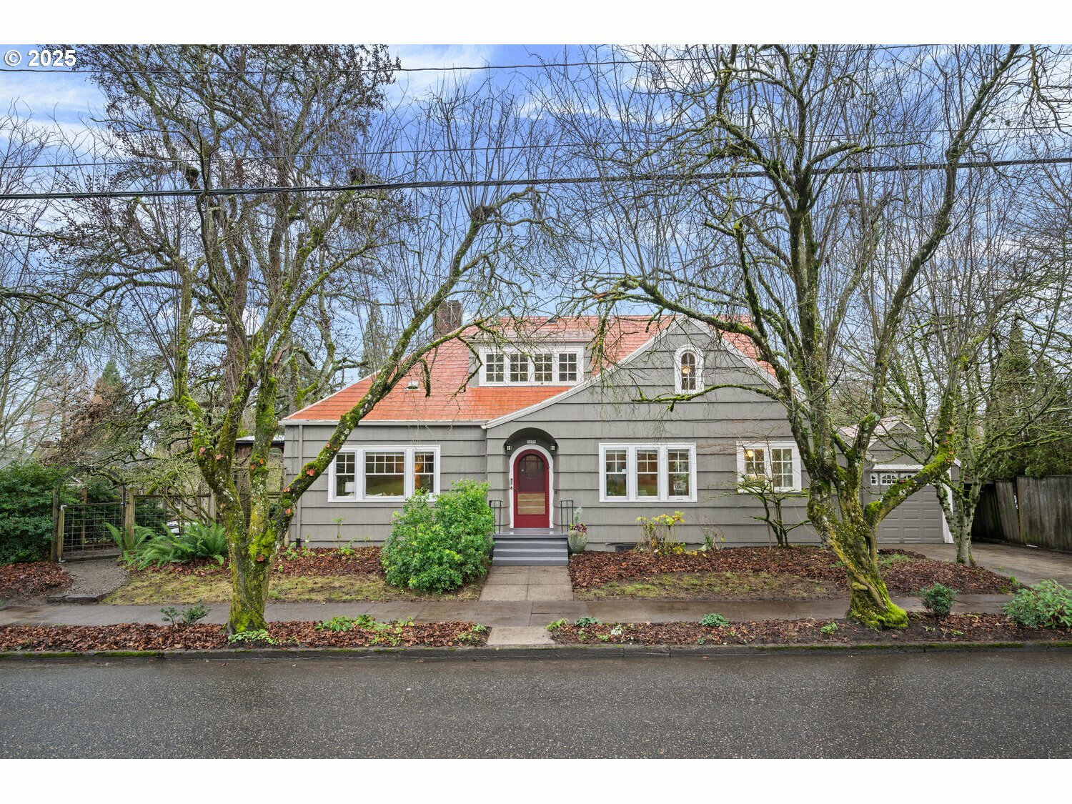 1073 SE 60th Ave  Portland OR 97215 photo