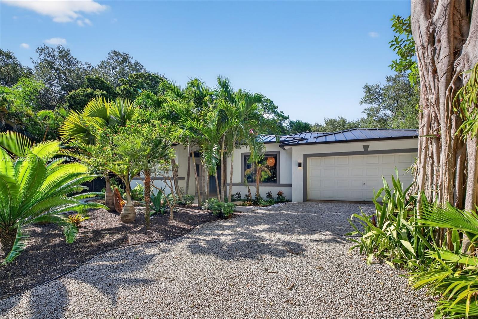 Property Photo: 1511 SW 30th Pl FL 33315