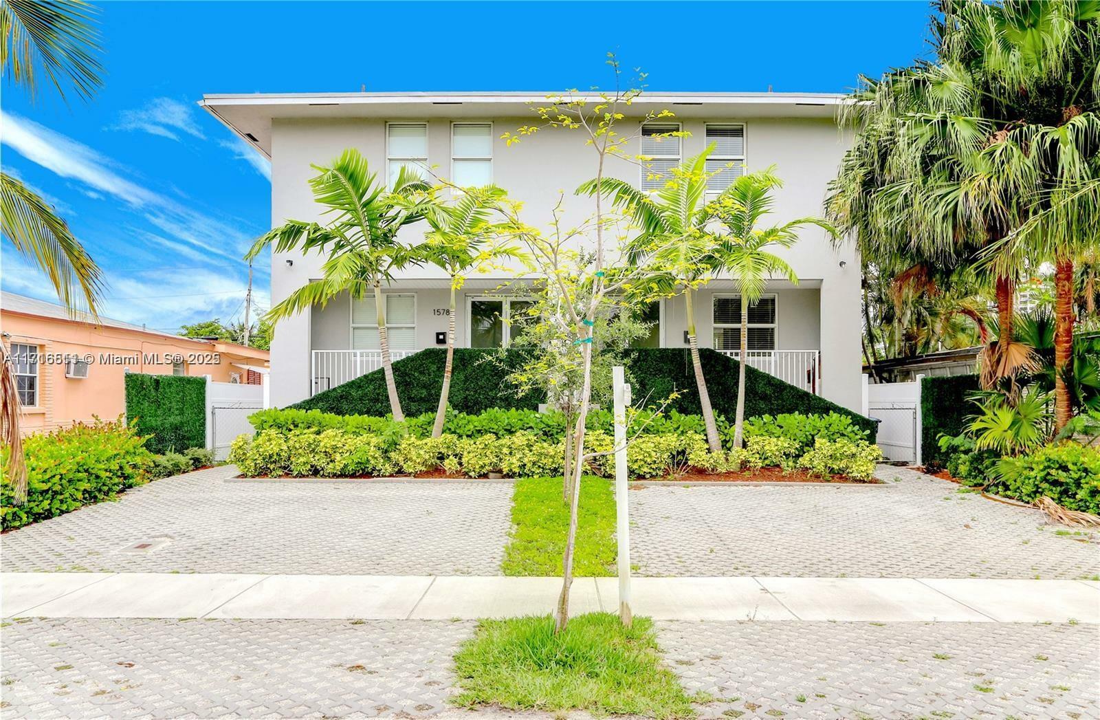 Property Photo:  1578 NE 110th St A  FL 33161 