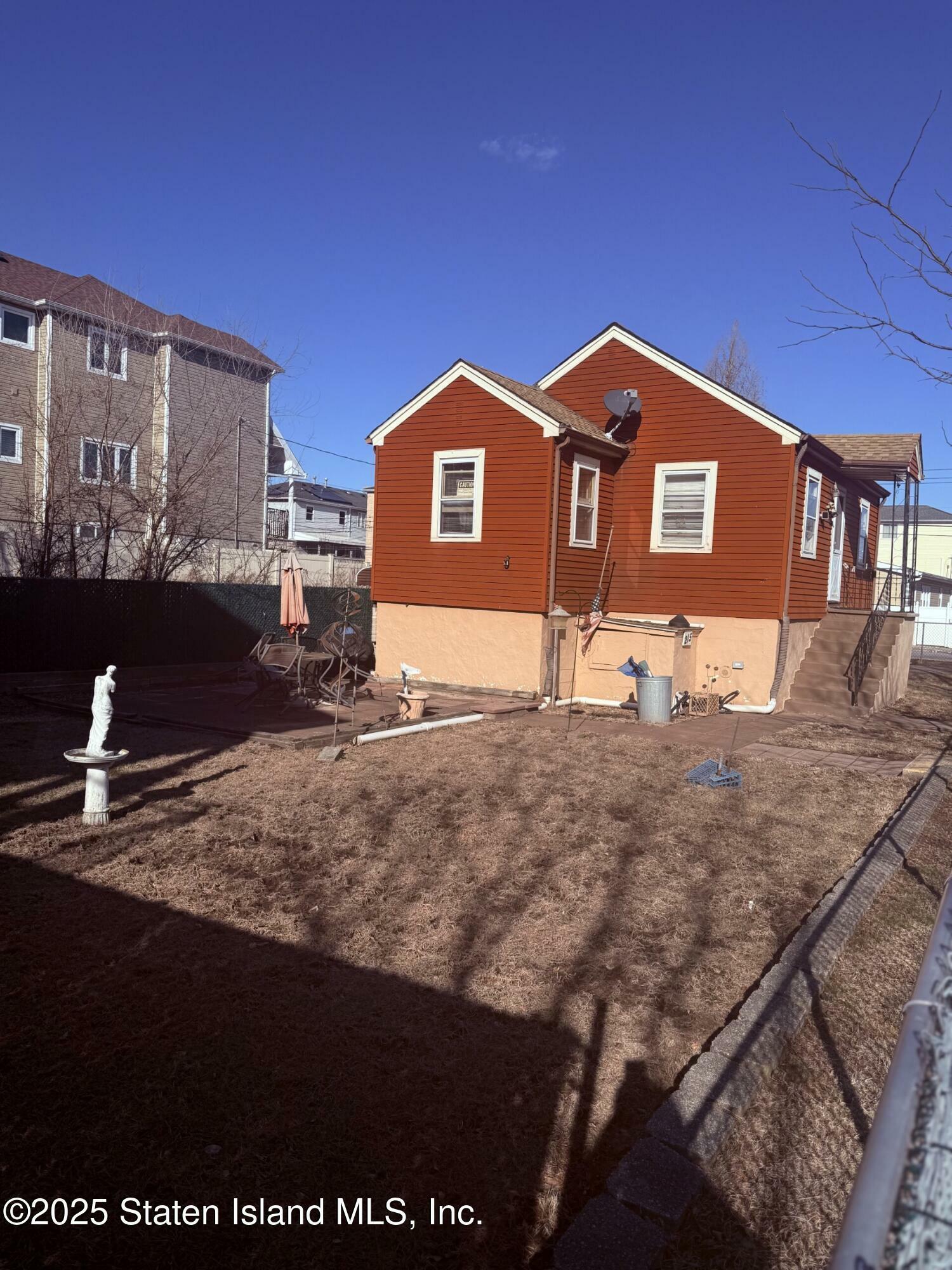 Property Photo: 215 Colony Avenue NY 10306